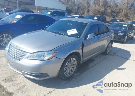 2014 Chrysler 200 Lx z USA, uszkodzony, nr VIN 1C3CCBAB2EN205401